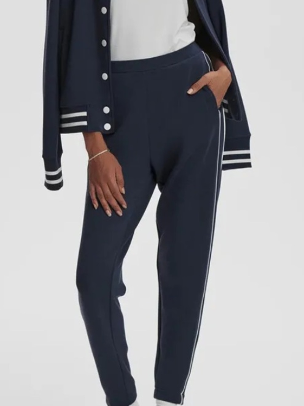 Varley Women's Navy Slim Piped Pants with White Side Stripe and zip hem Sz M